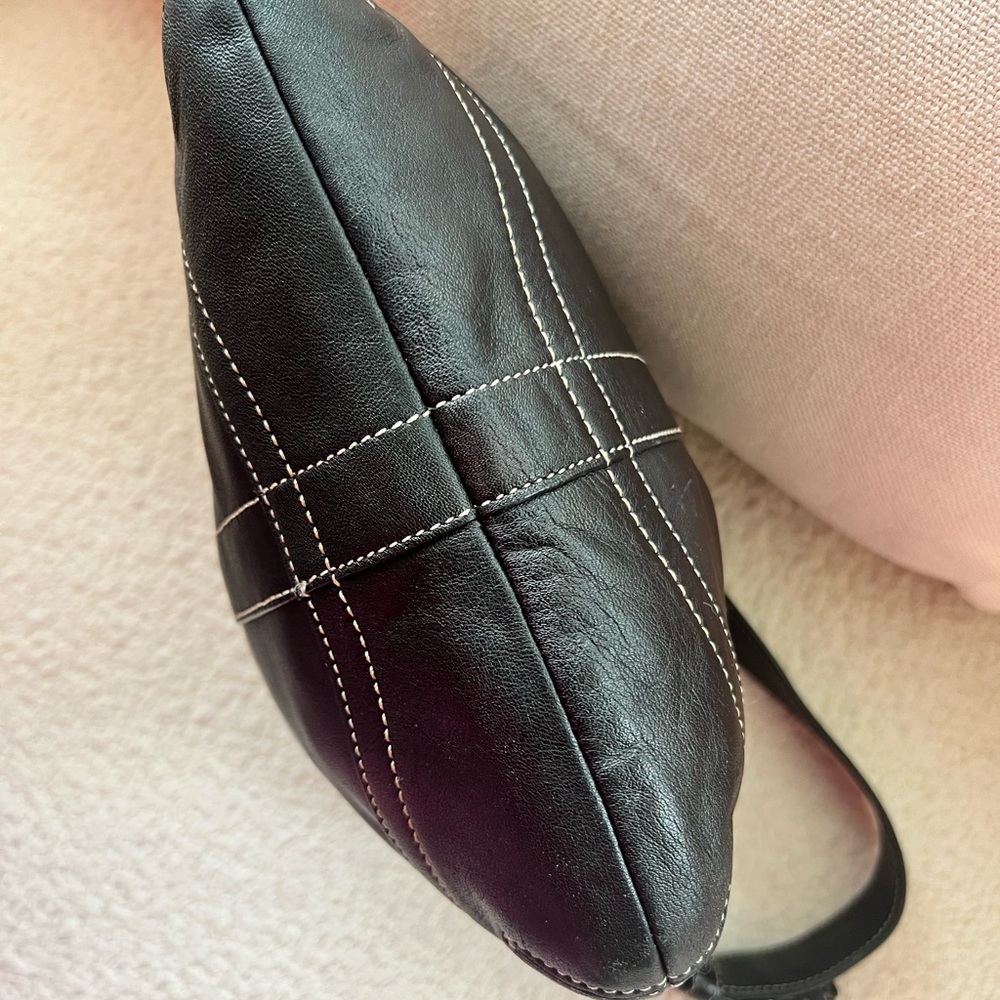 Coach Black Leather Soho Slim Duffle Shoulder/Crossbody Bag with Buckle Details - Picture 4 of 10